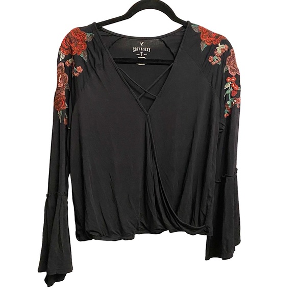 American Eagle Outfitters Tops - 🖤5/$20 AE Soft & Sexy Floral Criss Cross Faux Wrap Bell Sleeve Blouse Top